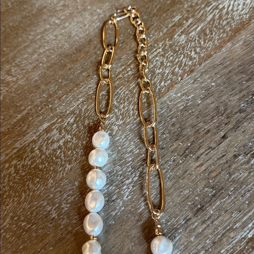 Trendy Paper Clip Link & Baroque Pearl Necklace - Picture 4 of 4